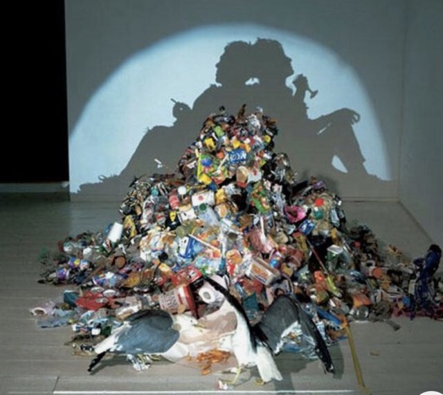 Beautiful Sculpture made of garbage by Tim Noble and Sue Webster